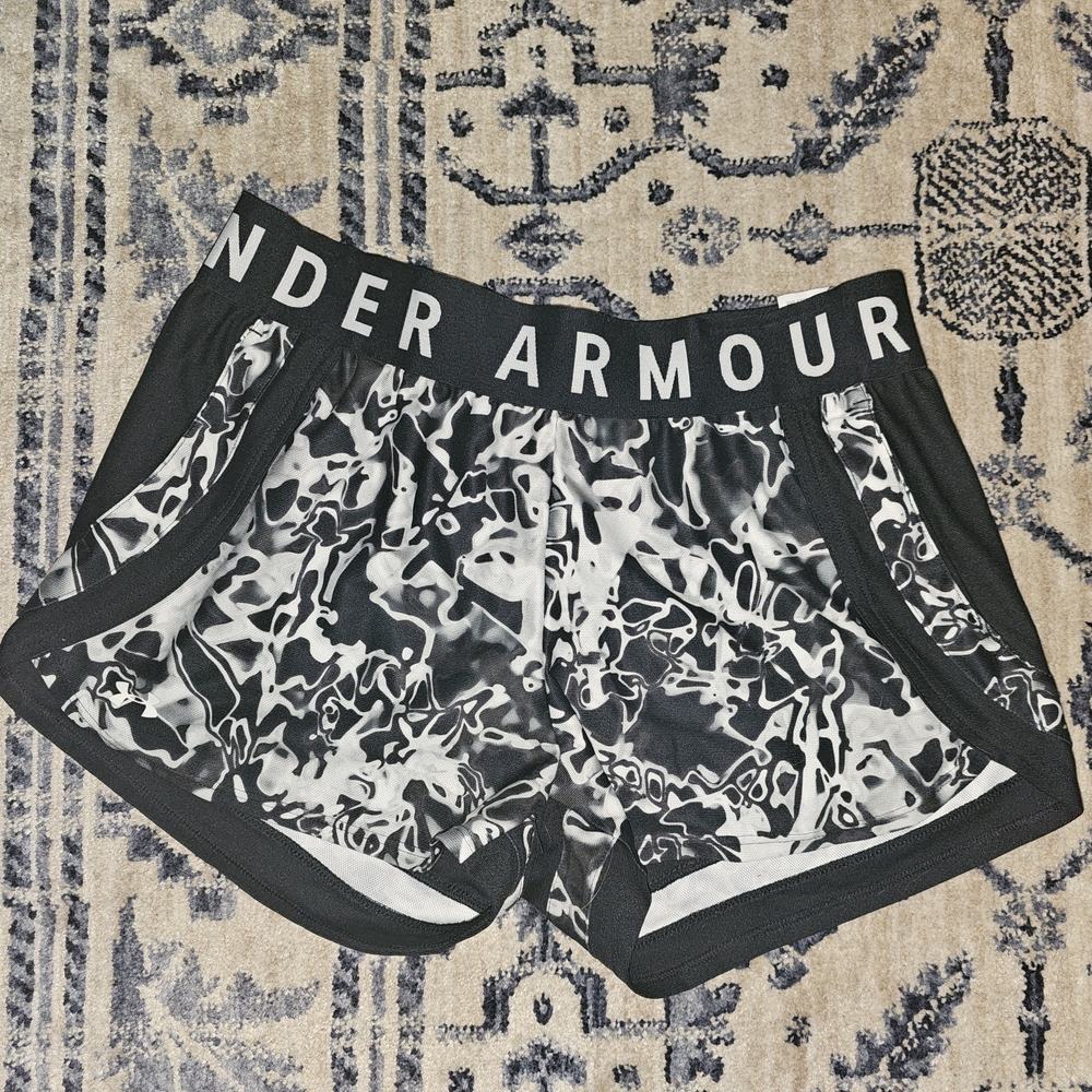 Under Armour Black and Gray Athletic Shorts Lightweight Performance Fit